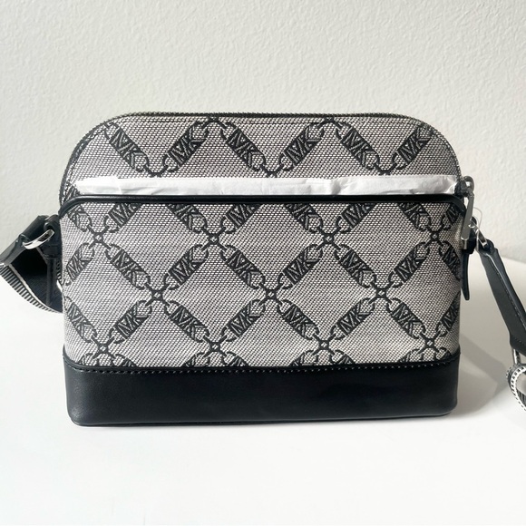 MICHAEL KORS-NWT Jet Set Charm Black Crossbody Bag Black and White Thick Strap - Picture 6 of 10